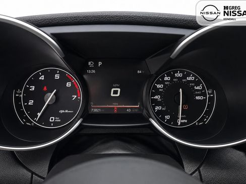 Used 2017 Alfa Romeo Giulia Ti w/ TI Performance Package AWD/4WD image 10