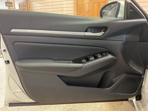 New 2025 Nissan Altima 2.5 SL image 18