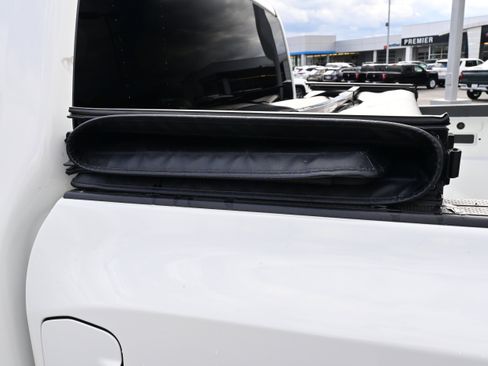 Used 2022 Nissan Frontier SV w/ Technology Package image 12