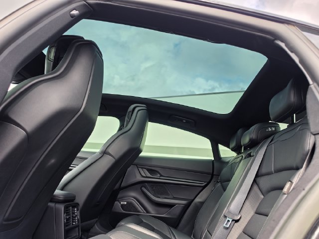Used 2023 Porsche Taycan RWD image 40