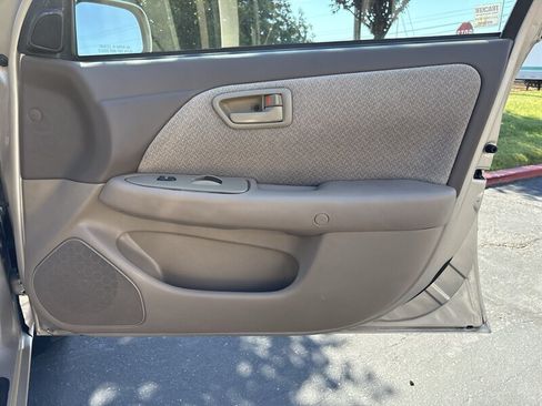 Used 2000 Toyota Camry LE FWD image 38
