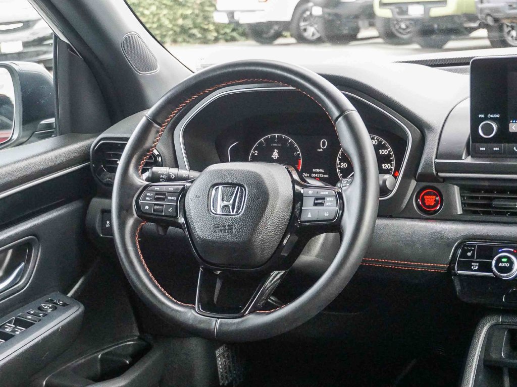 Used 2025 Honda Pilot Sport image 16