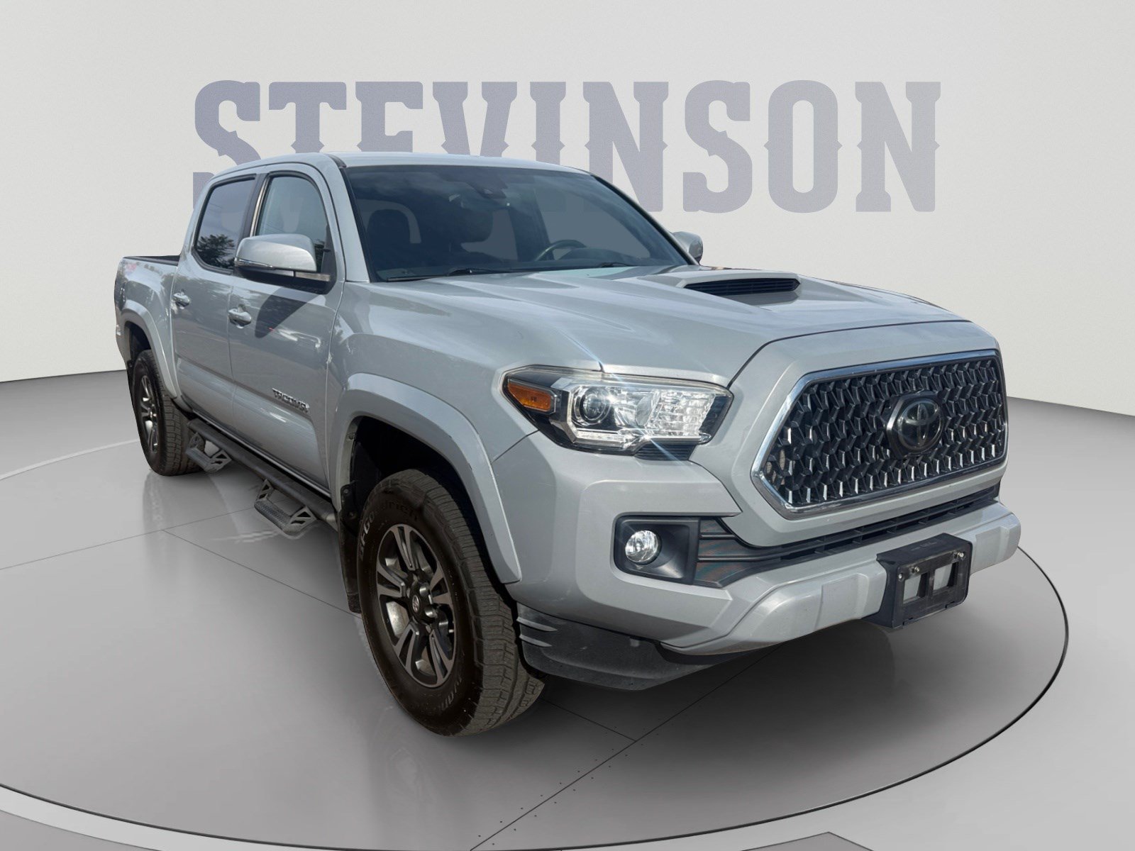 Used 2018 Toyota Tacoma TRD Sport AWD/4WD image 7