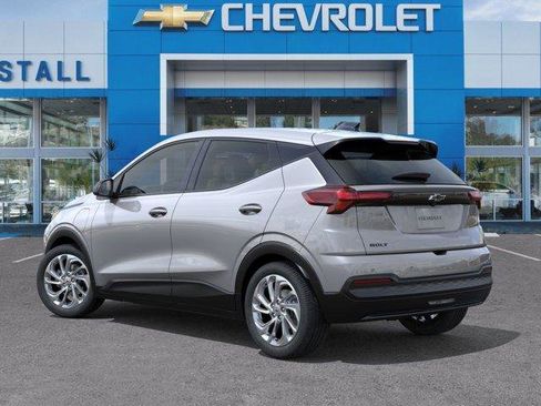 Used 2027 Chevrolet Bolt LT FWD image 3