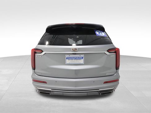 Used 2023 Cadillac XT6 Premium Luxury w/ Technology Package AWD/4WD image 3