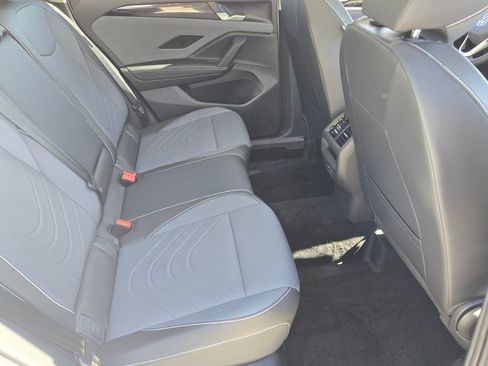 Certified 2026 Volkswagen Tiguan SE image 17