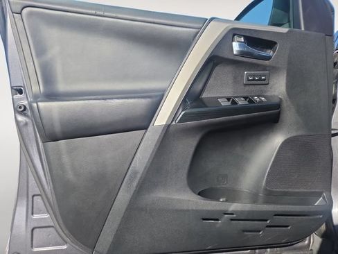 Used 2018 Toyota RAV4 Limited w/ Carpet Mat Package FWD image 16