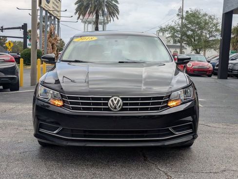 Used 2018 Volkswagen Passat 2.0T SE FWD image 2