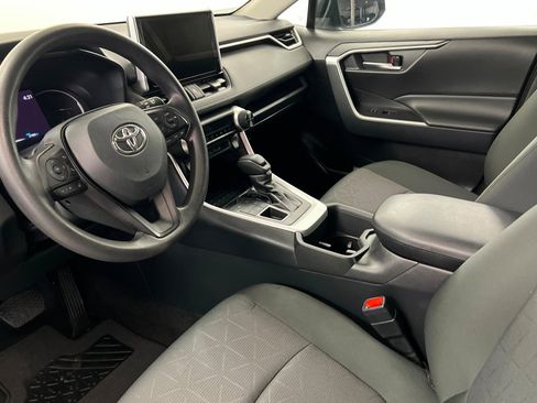 Used 2024 Toyota RAV4 XLE AWD/4WD image 16
