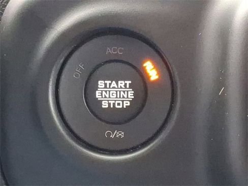 Used 2023 Jeep Gladiator Mojave w/ Cold Weather Group image 23