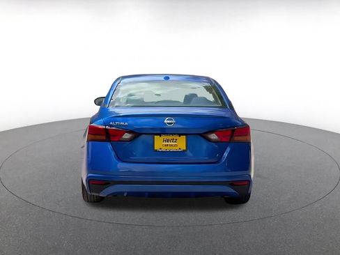 Used 2025 Nissan Altima 2.5 SV FWD image 10