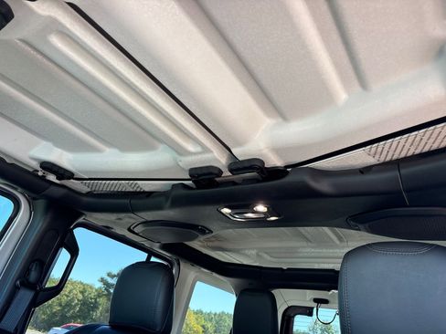 Used 2022 Jeep Wrangler Unlimited Rubicon image 5