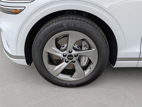 New 2026 Genesis GV70 2.5T image 9