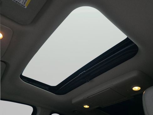 Used 2015 GMC Acadia Denali image 9