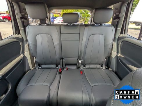 Used 2025 Mercedes-Benz GLB 250 4MATIC image 16