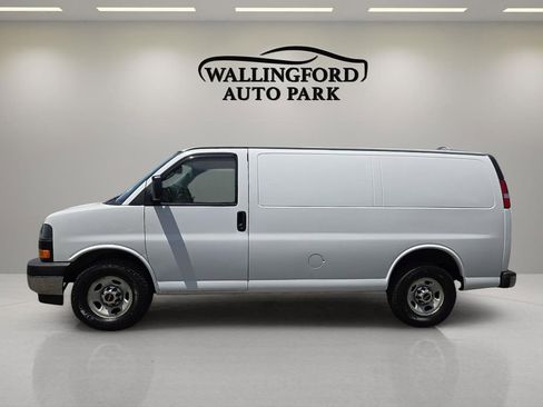 Used 2017 GMC Savana 2500 RWD image 7