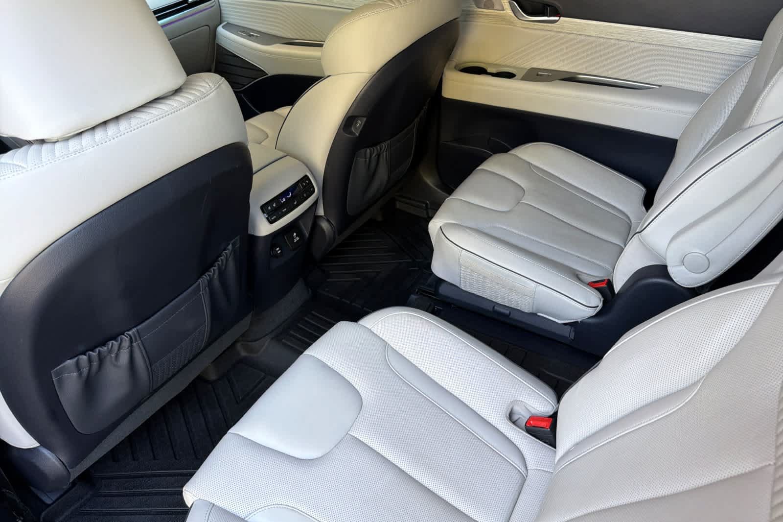 Used 2023 Hyundai Palisade Calligraphy AWD/4WD image 4