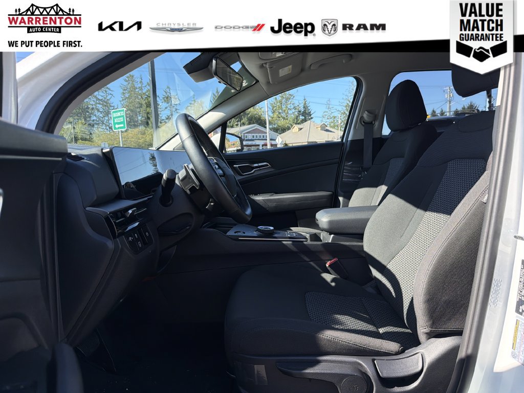 Used 2026 Kia Sportage LX FWD image 12
