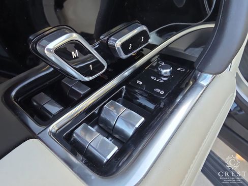 Used 2023 Land Rover Range Rover SE AWD/4WD image 8
