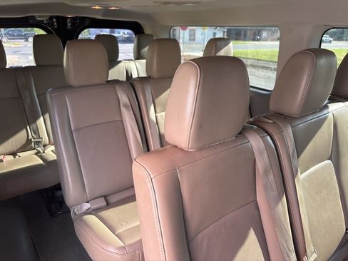 Used 2016 Nissan NV 3500 SL image 16