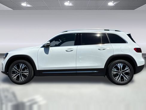 New 2026 Mercedes-Benz GLB 250 image 2