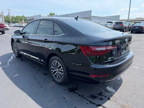 Used 2021 Volkswagen Jetta SE w/ SE Cold Weather Package FWD image 9