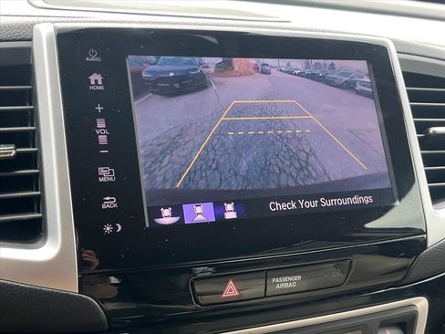 Certified 2018 Honda Pilot Touring image 13