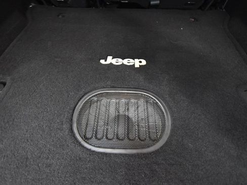 Used 2015 Jeep Wrangler Unlimited Sahara AWD/4WD image 27