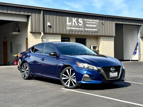 Used 2021 Nissan Altima 2.0 SR image 1