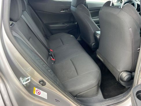 Used 2019 Toyota C-HR LE FWD image 15