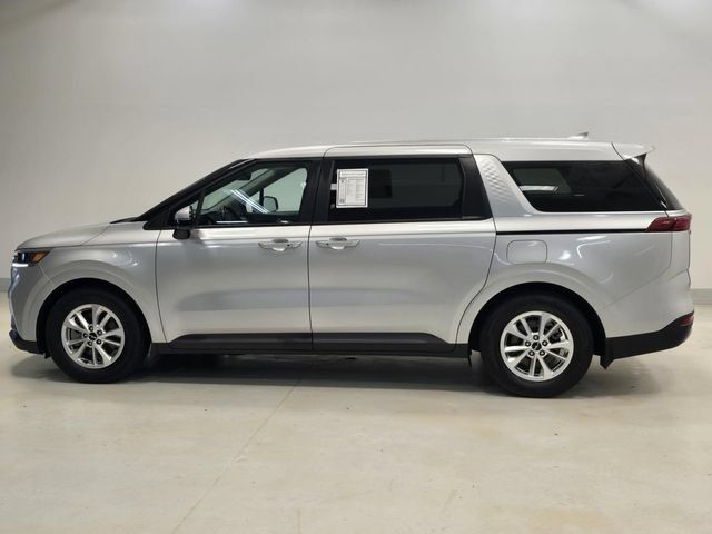 Used 2023 Kia Carnival LX FWD image 32