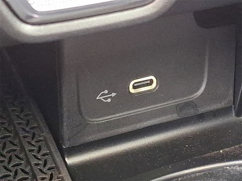 Used 2024 Mercedes-Benz C 300 4MATIC Sedan image 23