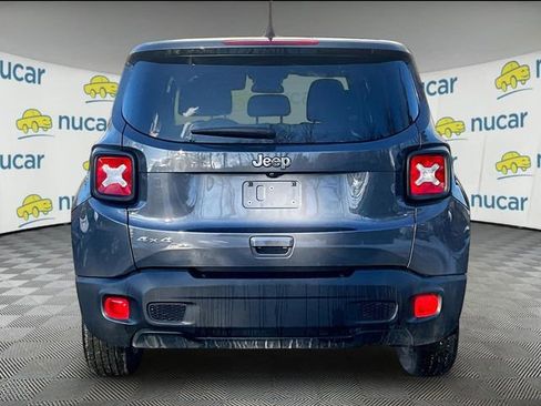 Used 2023 Jeep Renegade Latitude image 4