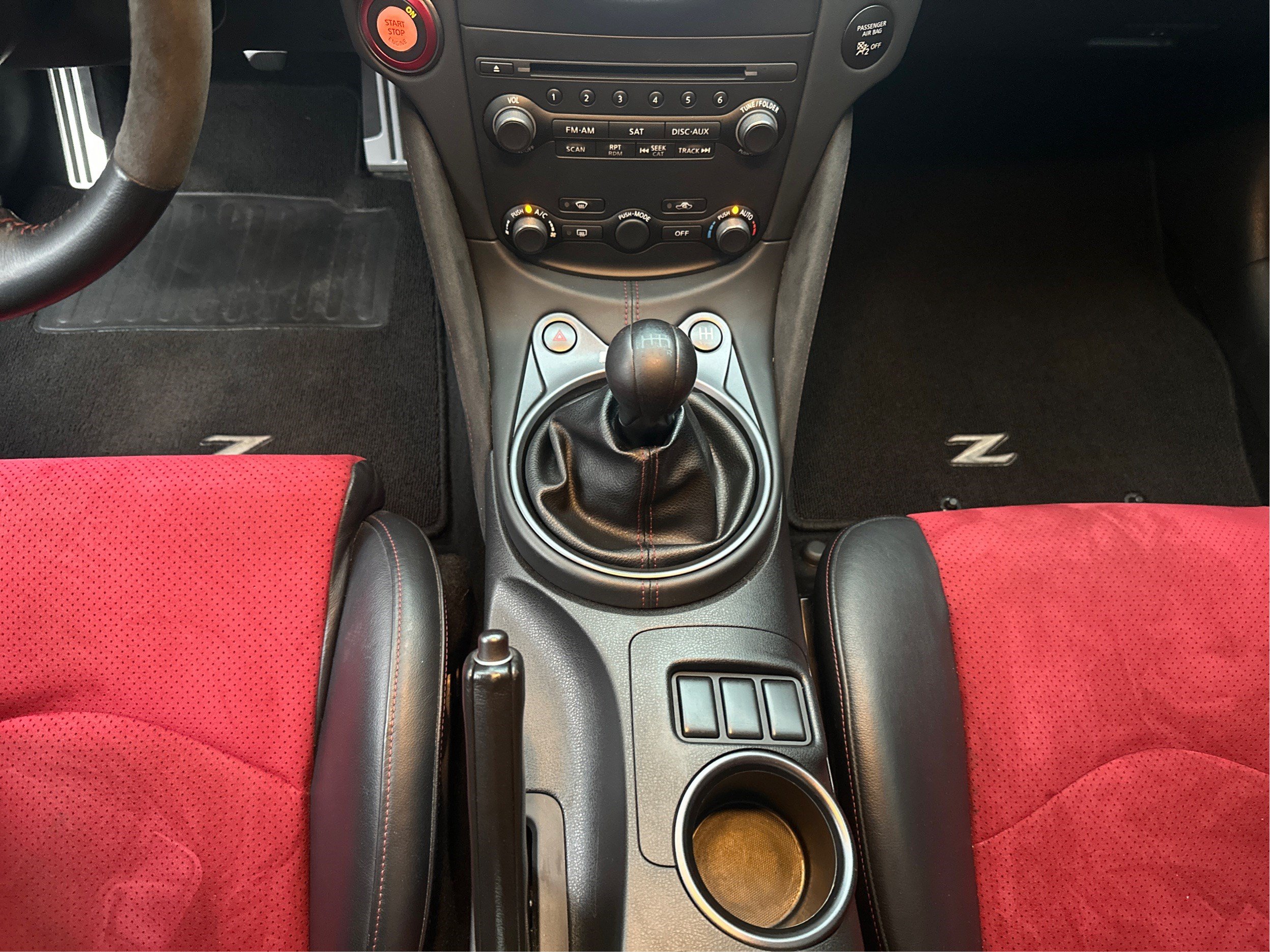 Used 2016 Nissan 370Z NISMO RWD image 14