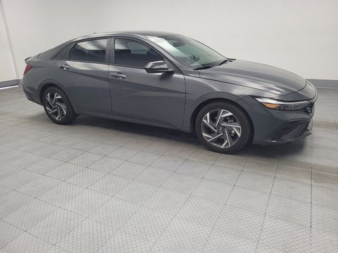 Used 2025 Hyundai Elantra Sport FWD image 11