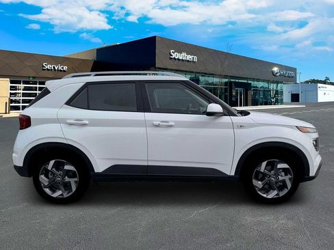 New 2026 Hyundai Venue SEL FWD image 10