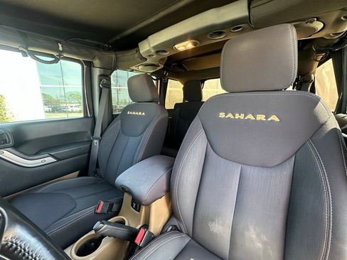 Used 2013 Jeep Wrangler Unlimited Sahara w/ Connectivity Group image 9