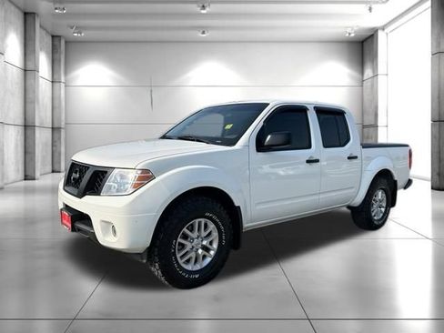 Used 2017 Nissan Frontier SV w/ SV Value Truck Package AWD/4WD image 4