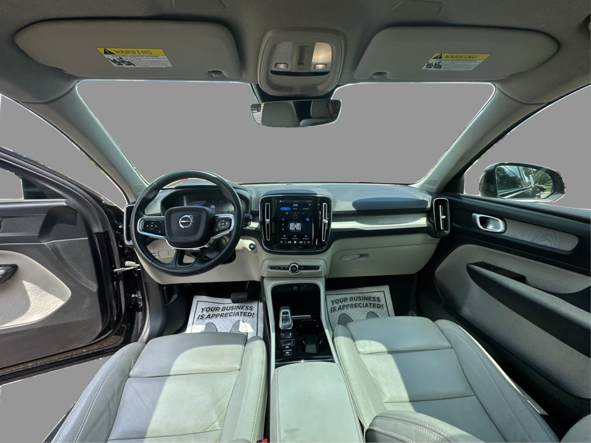 Used 2023 Volvo XC40 B5 Plus AWD/4WD image 38