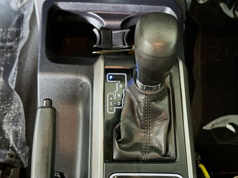 Used 2019 Toyota Tacoma SR5 RWD image 20