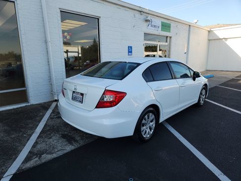 Used 2012 Honda Civic LX image 4