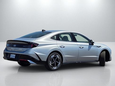 New 2026 Hyundai Sonata SEL FWD image 4
