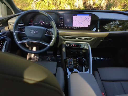 Certified 2025 Audi Q5 Premium Plus w/ Premium Plus image 14