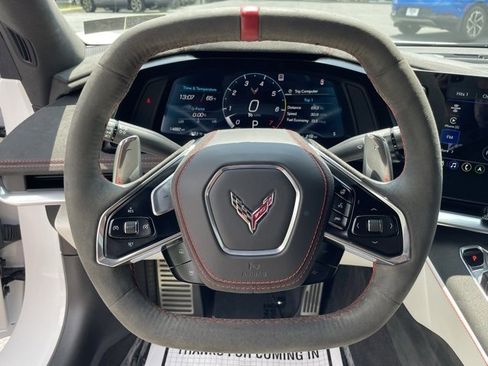 Used 2023 Chevrolet Corvette Stingray Premium Conv w/ Z51 Performance Package image 3