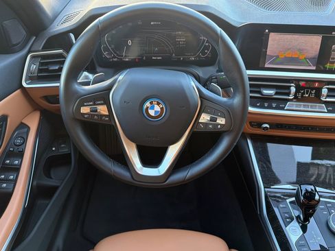 Certified 2022 BMW 330e 330e w/ Convenience Package image 18