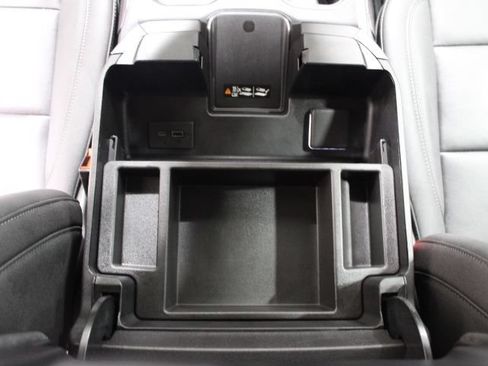 Used 2025 Chevrolet Silverado 1500 LTZ AWD/4WD image 35