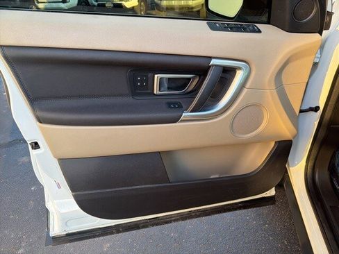 Used 2018 Land Rover Discovery Sport HSE image 16