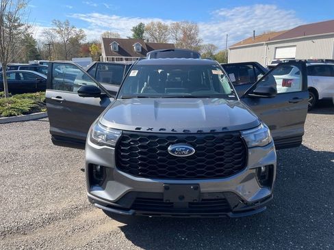 Used 2025 Ford Explorer ST-Line AWD/4WD image 30