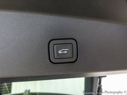 New 2026 Cadillac Lyriq Signature Luxury image 20