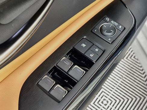 Certified 2025 Lexus ES 350 w/ Luxury Package FWD image 17